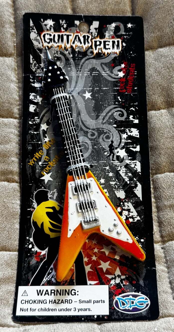 NEW BTS 2PC Design International Group Guitar Pen Assorted Colors fun  for BTS